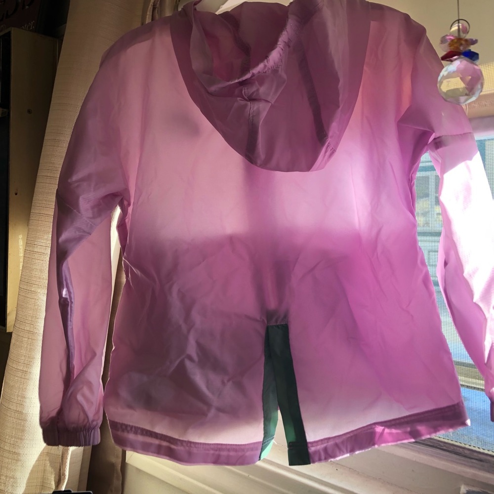 NWT NIKE PACKABLE WINDBREAKER - Picture 5 of 10